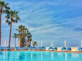 Cynthiana Beach Hotel, מלון בפאפוס