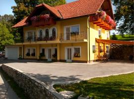 Apartments Bernarda, hotel blizu znamenitosti Mala Osojnica razgledna točka, Bled