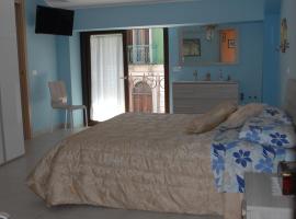 Dietro Piazza Maggiore，位于苏尔莫纳的住宿加早餐旅馆