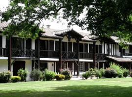 Auberge des Pins - Teritoria, viešbutis mieste Sabres