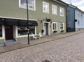 Höjdens Lågprishotell, hotel v destinaci Mönsterås