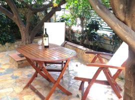 Magnolia Residence, cheap hotel in Mytilini