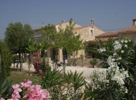 Locations des Alpilles, hotell i Saint-Rémy-de-Provence