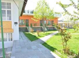 Sheki Panorama Guest House, hotel di Sheki