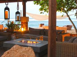 Villa Montaña Beach Resort, готель біля аеропорту Аеропорт ім. Рафаеля Ернандеса - BQN, 