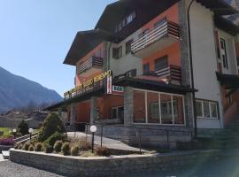 Hotel Ristorante Sasso Remenno, хотел в Val Masino