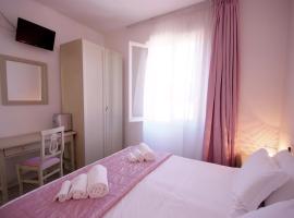 Albergo Dei 10 Colori, hotel v destinaci Procchio