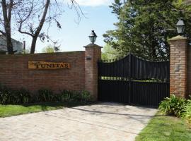 Cabañas Tunita´s, holiday home in Coronel Suárez