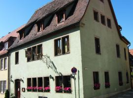 Pension Hofmann-Schmölzer, hostal o pensión en Rothenburg ob der Tauber