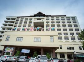 ํ๋์ ์์นํ ํธํ
Phrae Nakara Hotel