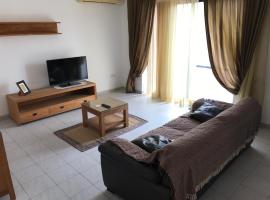 Swieqi Semi Detached Maisonette, hotel in San Ġiljan