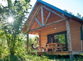 Huttopia Lanmary, hotel i Antonne-et-Trigonant