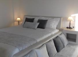 Notos Studios, beach rental in Skhoinoussa