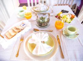 TshiBerry Bed & Breakfast