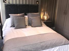 Lil's On The Waterfront, hotel in York