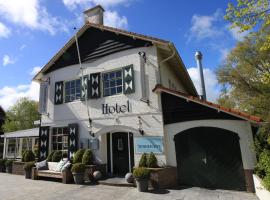 Strandhotel Dennenbos, hotelli kohteessa Oostkapelle