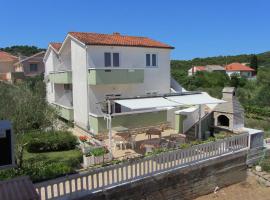 Apartments Lonić, hotel a Kukljica (Cuclizza)