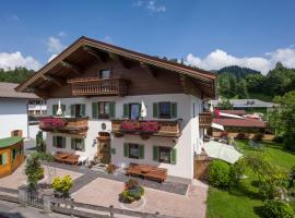 Landgasthof Dorfstadl, guest house in Kössen