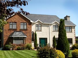 Doogarry House B&B, hotelli kohteessa Castlebar