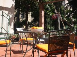 Casa Ale con giardino pensile, ξενοδοχείο σε Patti