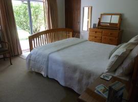 Thorold Country House, holiday rental in Thames