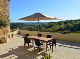 Aux Volets Bleus Chez Mark & Sylvie, ξενοδοχείο σε Rouffignac Saint-Cernin