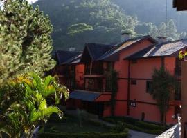 Teresopolis Duplex Green Valley, готель з парковкою у місті Posse