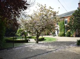 Glendower Guest Apartments, casă de vacanță din East Dereham