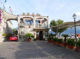 Hotel Mega Mare, hôtel à Vico Equense