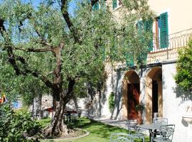 Hotel Tiziana Garnì, hotel v destinaci Gargnano