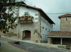 Balkonpe Landa Etxea, farm stay in Udave