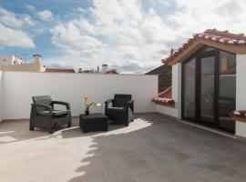 WestSide Beach House, hotel with parking in Peniche de Cima