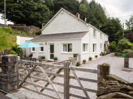 1 Tan Yr Eglwys Barn Cottage, cabaña en Pontardawe