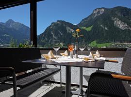Hotel Eckartauerhof: Mayrhofen'de bir otel