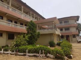 Thinkers Village Hotel, hotel v destinaci Elwa