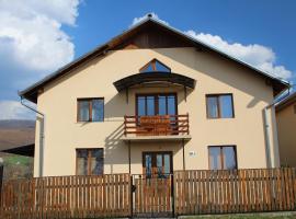 Casa Linistita, romantic hotel in Chişcău