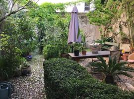 B&B La Vagabonde – obiekt B&B w mieście Arles