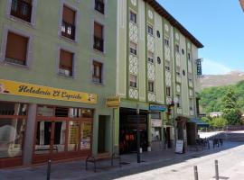 Pension Monteverde, hotel em Cangas de Onís