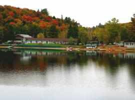 Algonquin Lakeside Inn, hotel with jacuzzis in Dwight