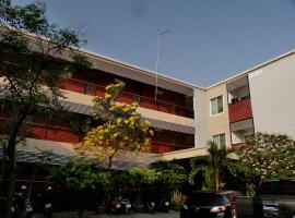 Pakdee House, hotel cerca de Estación de autobuses de Udon Thani (Terminal 1), Udon Thani