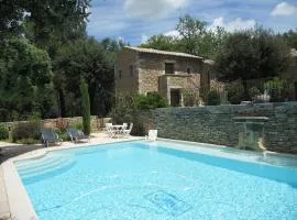 Le Mas de la Pinède