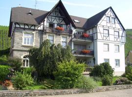 Ferienwohnungen Zum Niederberg, hotel in Lieser