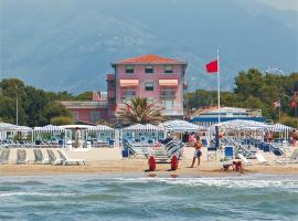 Hotel Happy, hotell i Marina di Pietrasanta