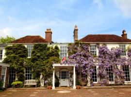 Powdermills Country House Hotel, hotel in Battle