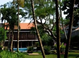 Surya Kencana Seaside Hotel