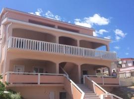 Apartments Bolont, hotel in Pag