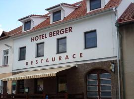 Hotel Berger, hotell i Kamenice nad Lipou