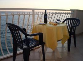 Apartments Z, hotel in Dugi Rat