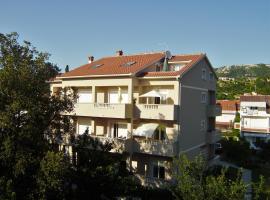 Apartments Macolic, hotel in Rab