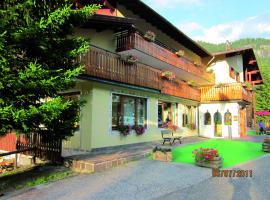 IHR Hotel Villa Emma, h&ocirc;tel romantique &agrave; Canazei